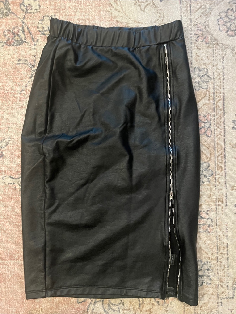 Shinestar Black Faux Leather Pencil Skirt with Side Exposed Zipper
